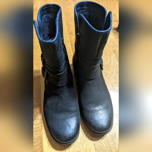 UGG Black Winter Rain Boots with Rugged Design and Pull-On Style